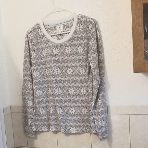 Women's Winter Pajamas Set Never Worn Before - Picture 1 of 6